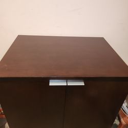 Desk/cabinet