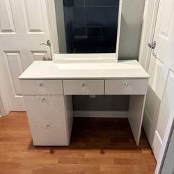 White Makeup Vanity