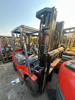Toyota M7 Forklift 3 Stages 5500 Lbs