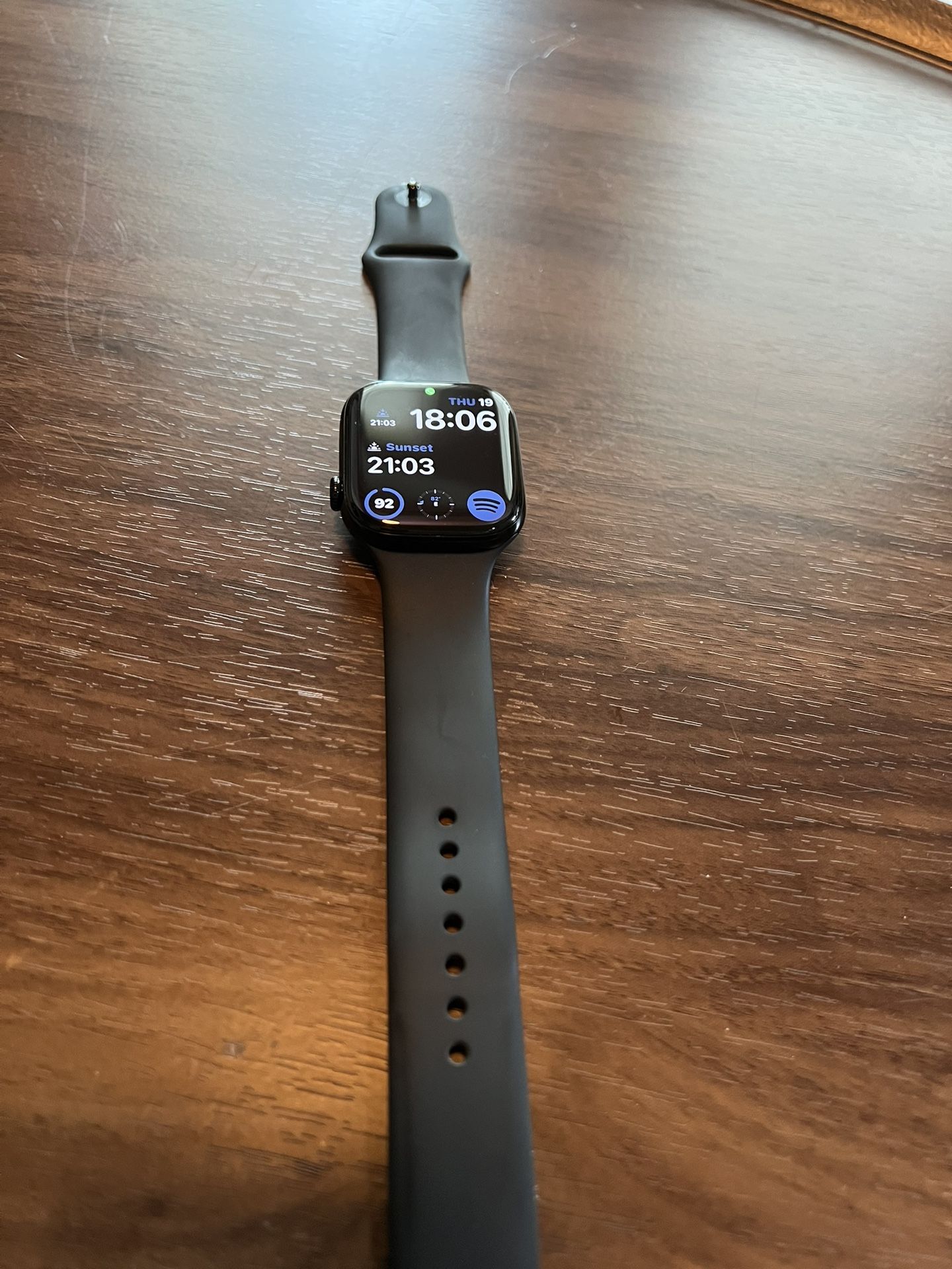 Apple Watch Series 10, 46mm Jet Black With Charger