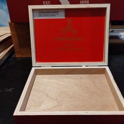 Monte Cristo Limited Edition Cedar Cigar Box Toro 