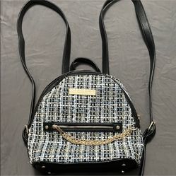 Laundry by Shelli Segal purse backpack Blue white black w/gold details/wallet