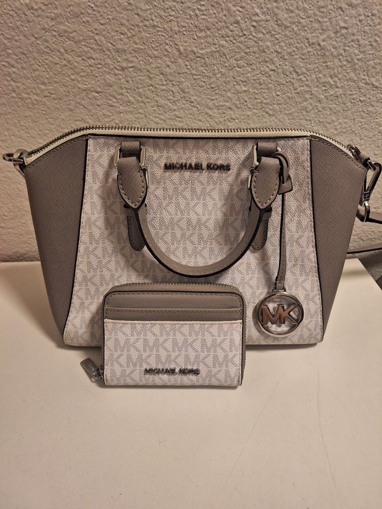 Michael Kors Purse/Wallet