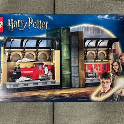 LEGO Harry Potter Book Nook Hogwarts Express