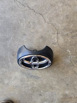 2014-2023 TOYOTA 4RUNNER FRONT Grille Emblem