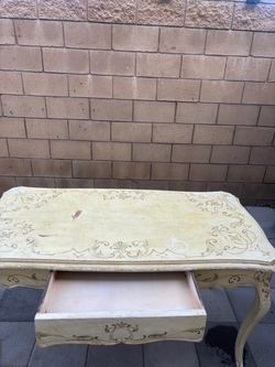 Free desk