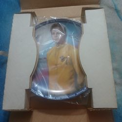 Set Up Five Collectible Star Trek Plates Set Selling For $120