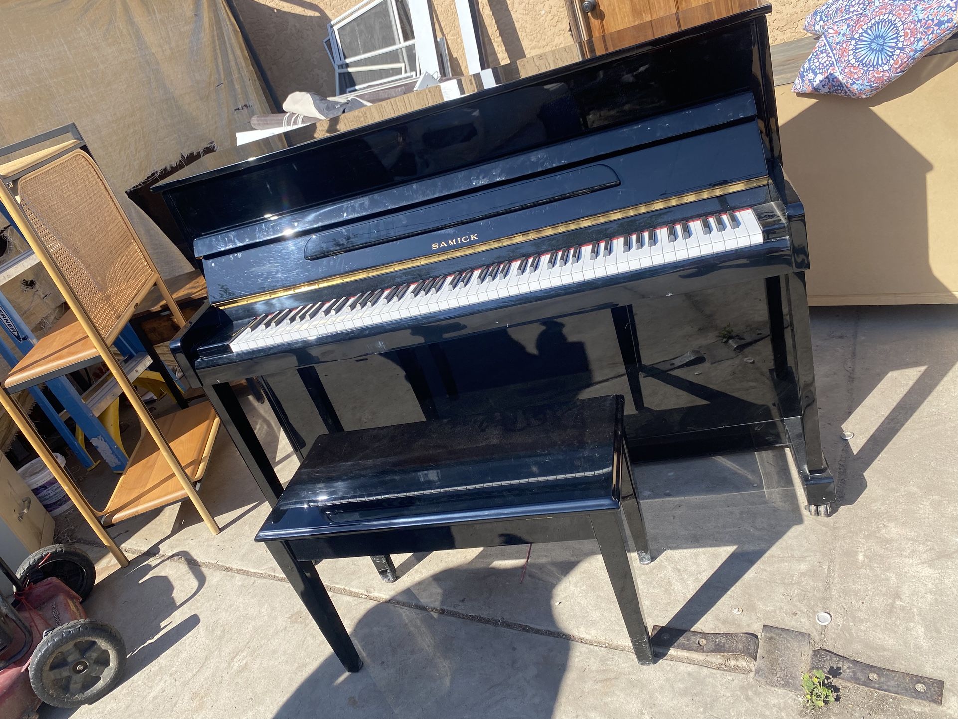 Samick Piano JS-112 JHL00177