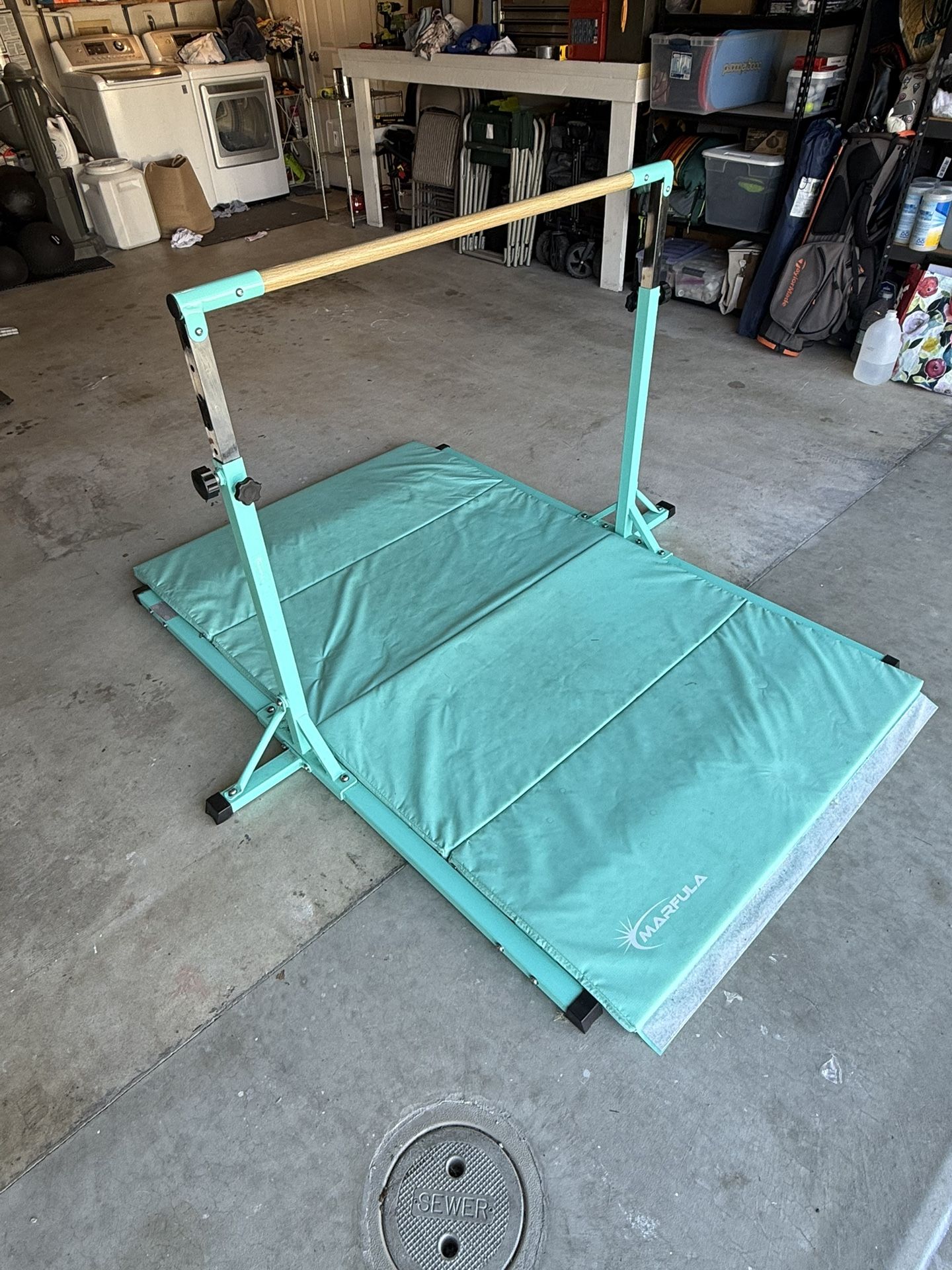 Adjustable Gymnastics Bar And Mat