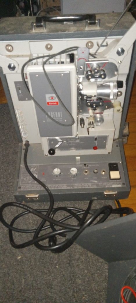 kodak pagent sound projector model av-126-tr-r