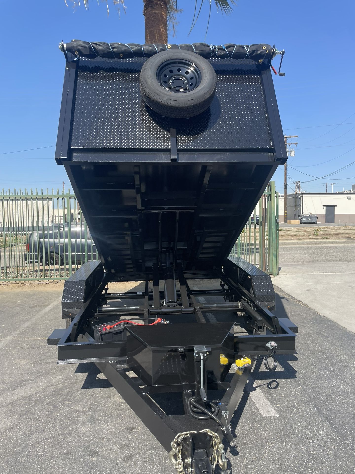 Scissor Lift Dump Trailer