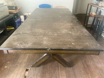 Dining table with leaf