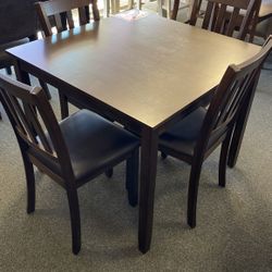 5 Piece Dining Set 
