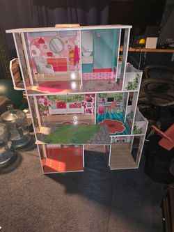 3 story doll house