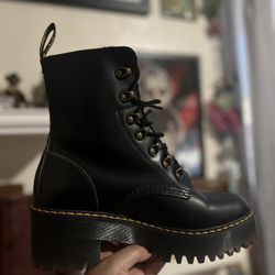 Leona Dr. Martens