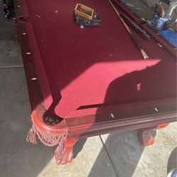 Pool table 