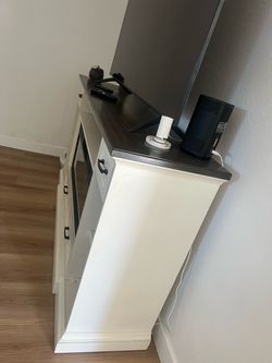 Tv stand
