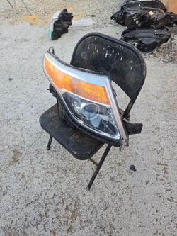 2011-2015 Ford Explorer OEM Right Front Sport Headlight BB(contact info removed)