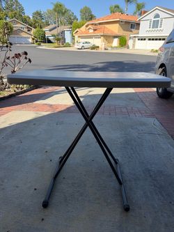 Cozy White Folding Table 19.5”*30” - Clean & Excellent Condition. Priced for Fast Sale!
