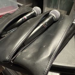 4 Shure ULXD2 / SM58 Wireless Microphones
