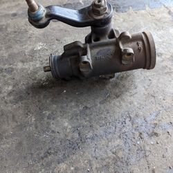 01 -06 Chevy silverado sierra 2500 ,steering gear