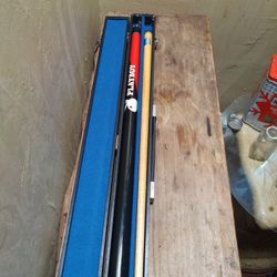 A REALLY 😎 PLAYBOY POOL STICK