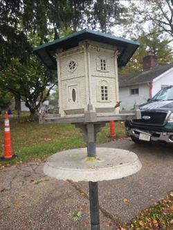 Beautiful large musical bird feeder.. the price is firm