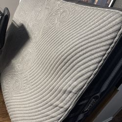 Free Beautyrest Black series queen mattress