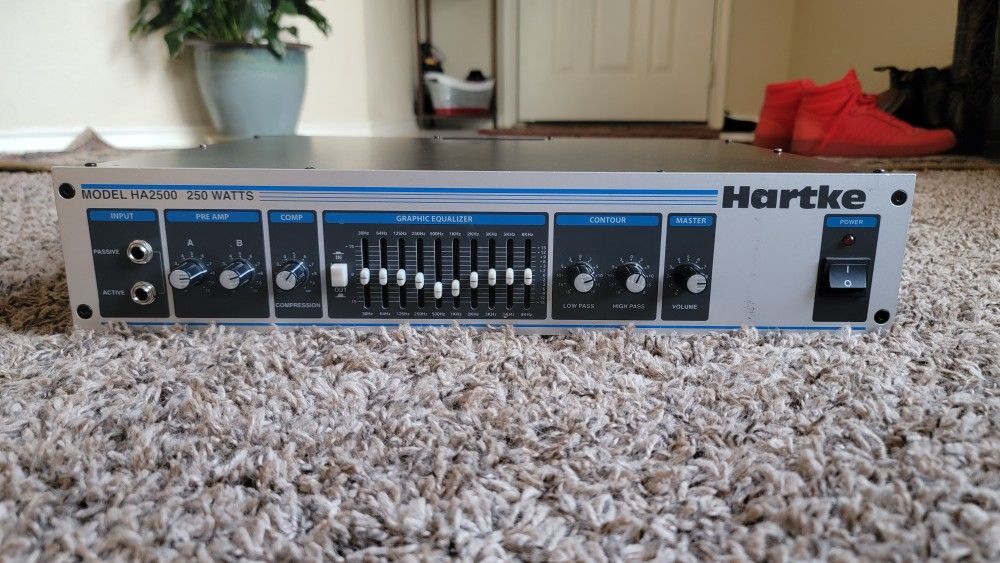 Hartke HA2500 Bass Amp