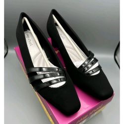 Easy Street 11 W Pumps