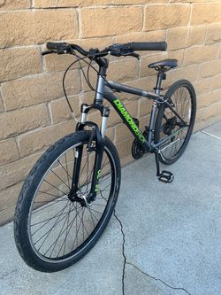 DIAMONDBACK APEX MOUNTAIN BIKE