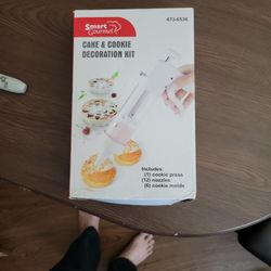 New  Cake & Cookie Decoration Kit