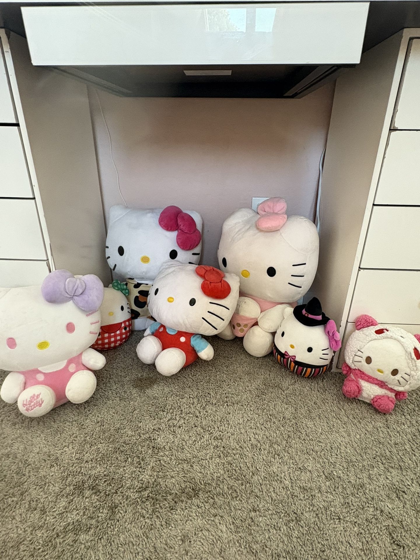 Hello Kitty Plushie 