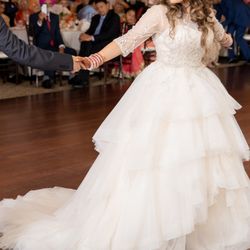 Ivory Ballgown Wedding Dress