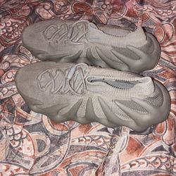 Yeezy 420 Size 10