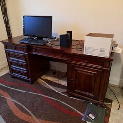 Executive Office Desk Set