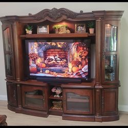KENSIGNTON TV WALL UNIT WITH 55 INCH SONY BRAVIA BIG SCREEN