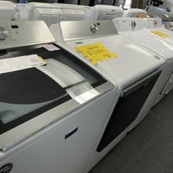 , Maytag & Whirlpool XL Washer And Dryer Set