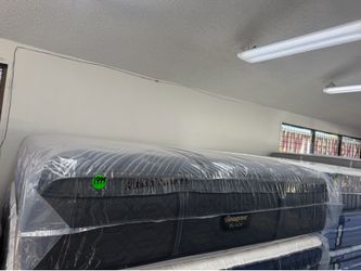 KING SIZE SIMMONS BEAUTYREST BLACK SERIES 3 (PLUSH) PILLOW TOP MATTRESS & BOX SPRINGS BED SET
