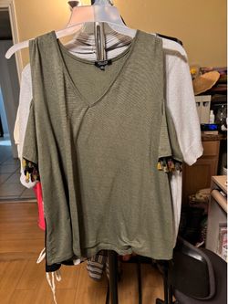 Plus size women’s tops