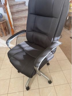 Executive office chair