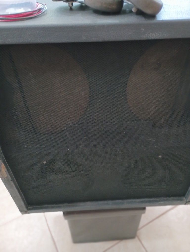 Unloaded Peavey 5150 4x12 Guitar Cabinet