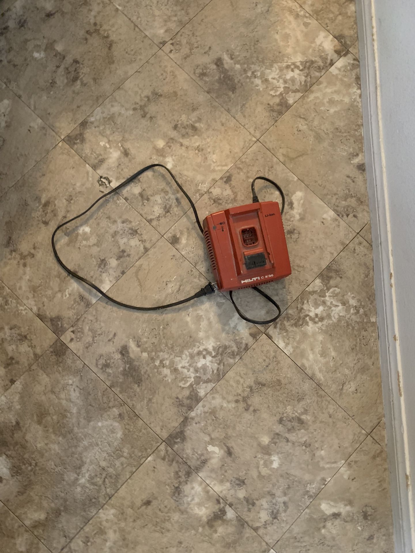 Hilti Charger