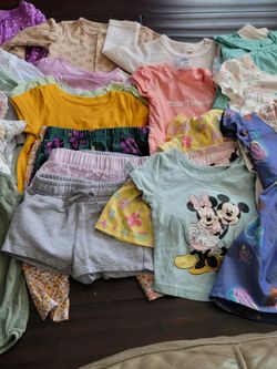 Girls toddler clothes size: 18 months (37 PCs) bundle