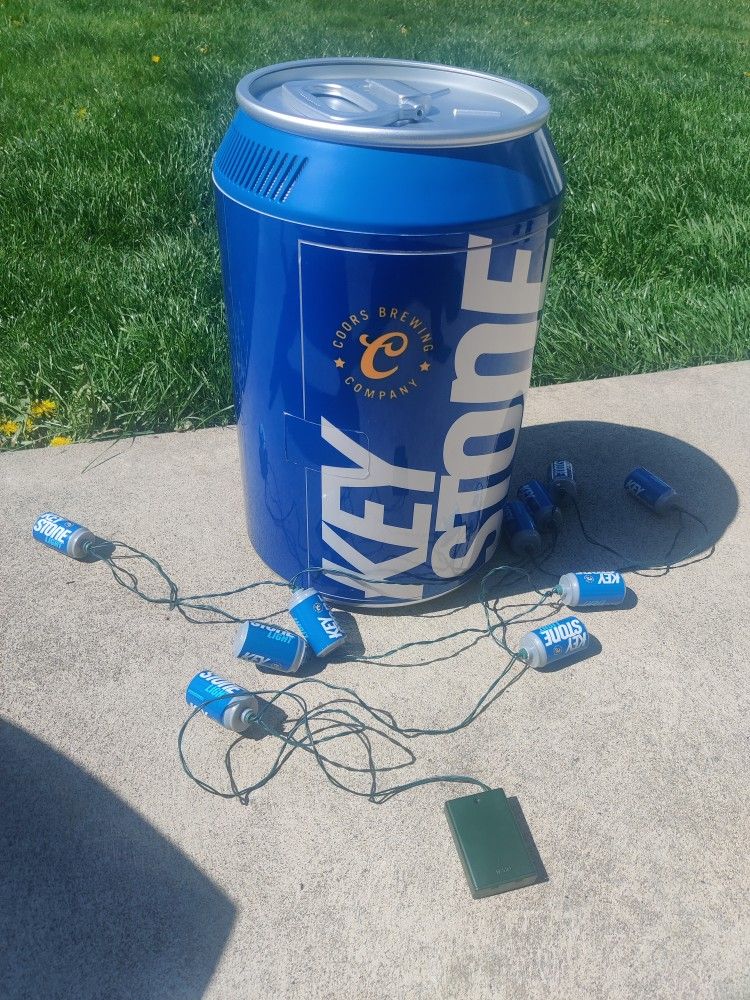 Keystone Light Mini Fridge, Hot/Cold Settings, With A String Of Lights