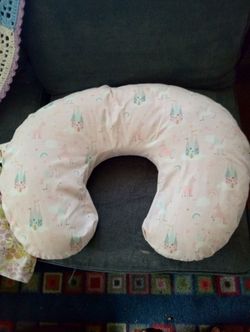 Original Boppy with 3 washable covers