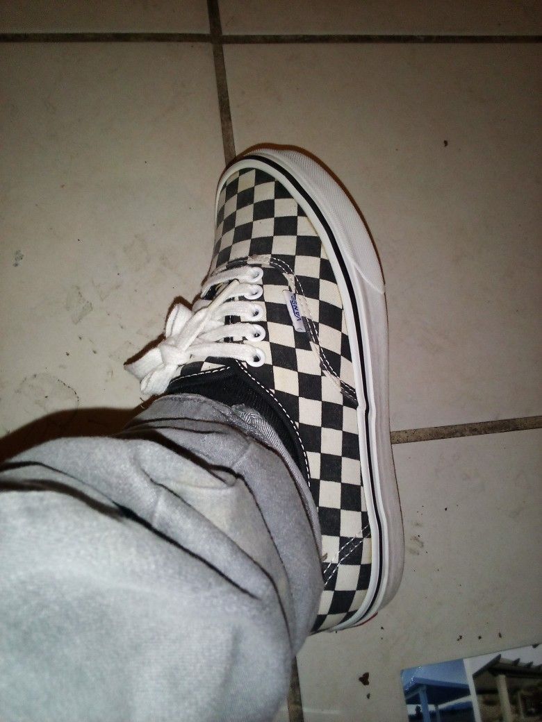 Classic Checkered Vans 71/2
