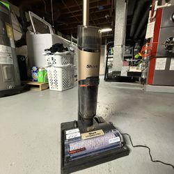 Shark - 3 In 1 Wet & Dry Cordless Vacuum 