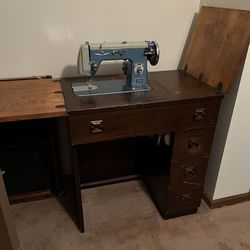 Vintage Sewing Machine With Table