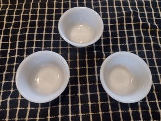 Set of 3 White  milk glass small pudding bowls